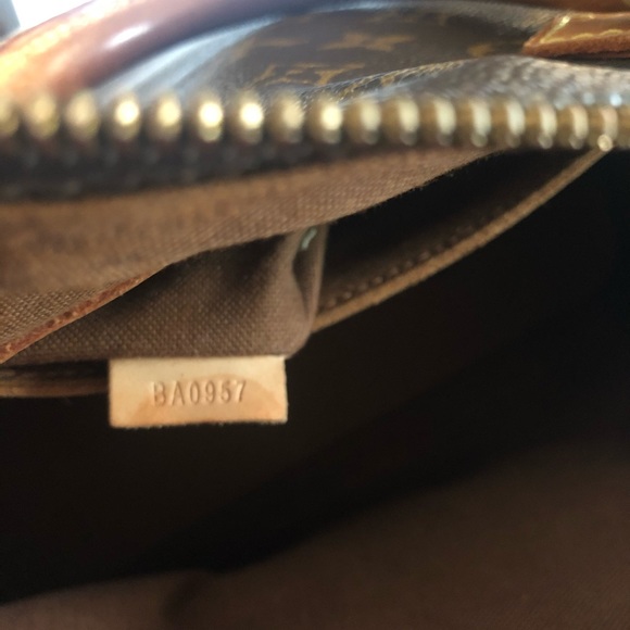 LV Alma handbag - Picture 3 of 3